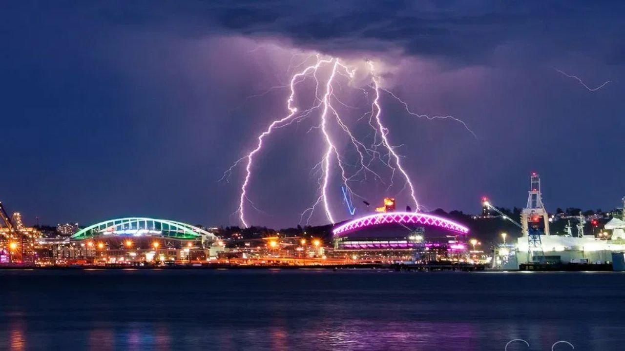 Thunderstorms Target 20 Washington Counties and Cascades Region as Weather Alert Remains in Effect