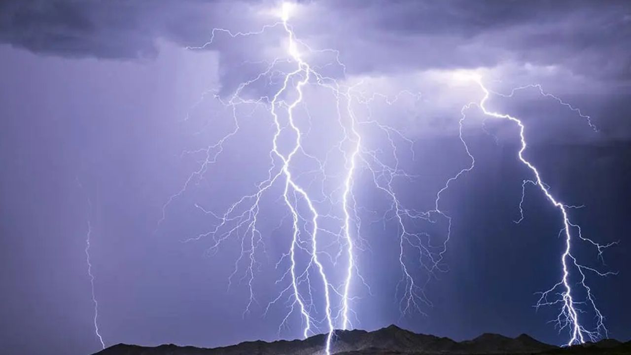 Severe Thunderstorm Warning Issued for South Florida as Damaging Winds and Hail Sweep Through Region