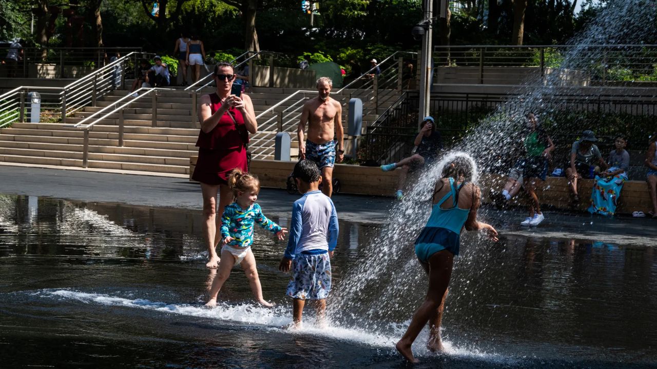 Summer Arrives Fast: Chicago Temperatures Could Hit 90 Degrees Before Weekend Thunderstorms Roll In